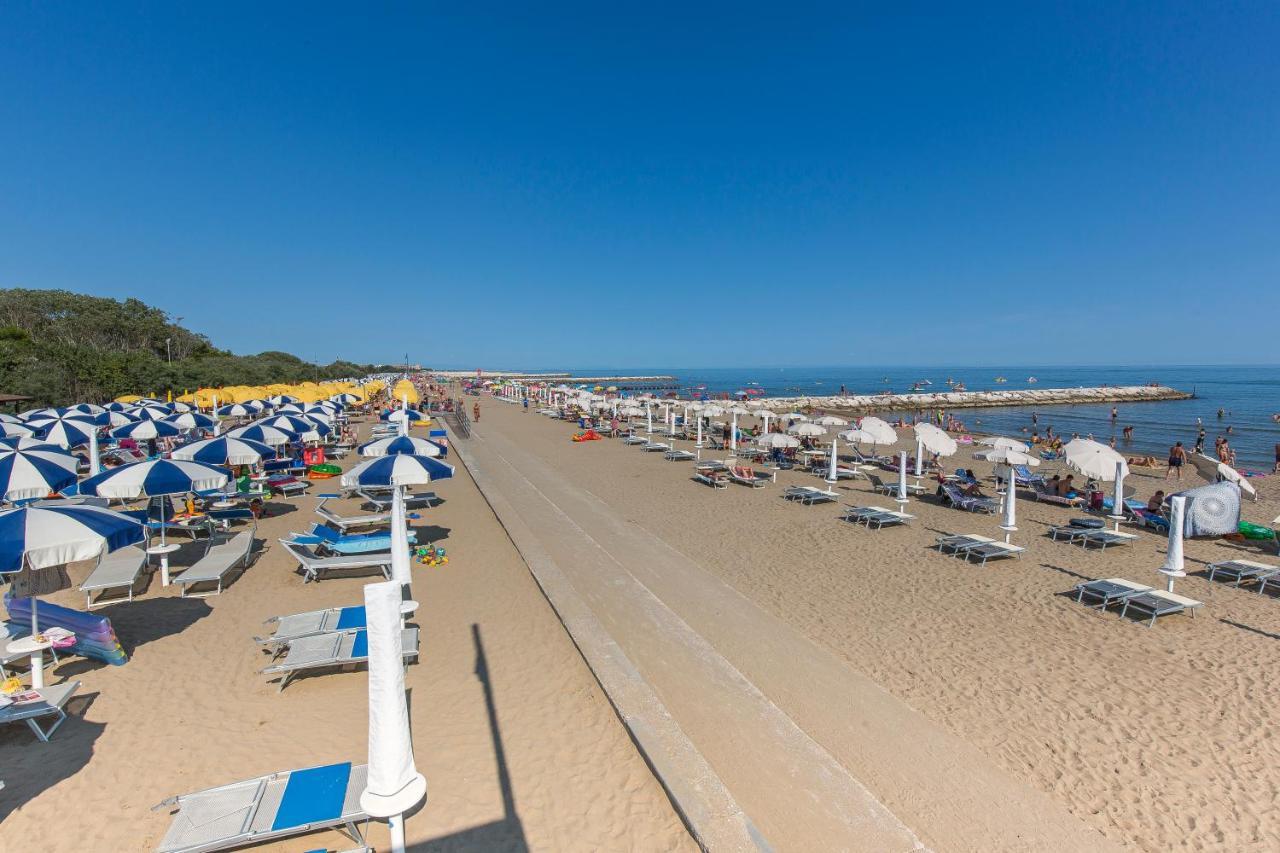 Pini Village Lido Altanea Caorle Exterior foto